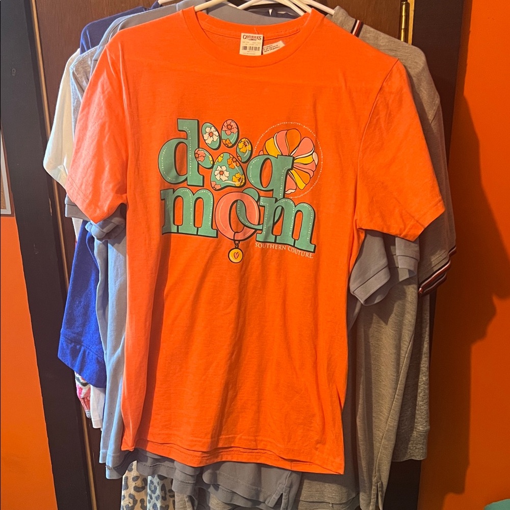 Gildan Orange Dog Mom Short Sleeve Tee